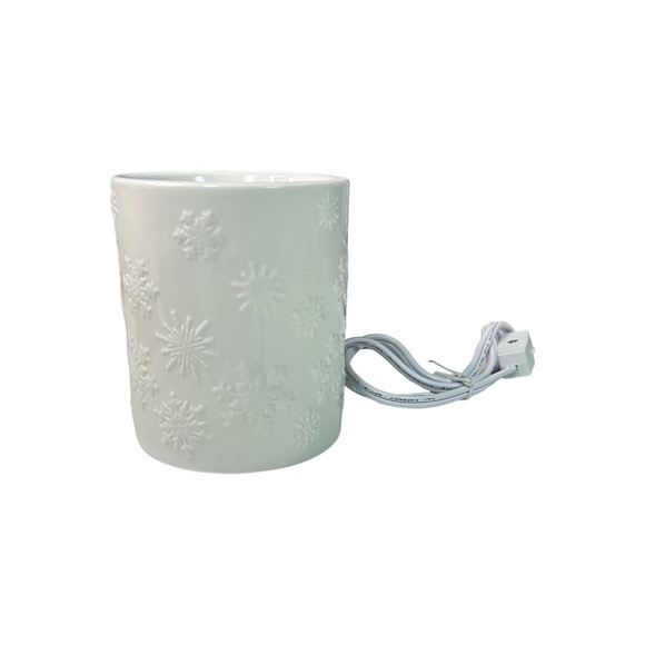 Yankee Candle 1615442 Snowflake Porcelain Electric Wax Warmer - Picture 1 of 2
